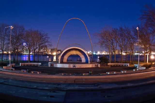 Photograph of the amphitheater in East River Park by Rian Castillo
